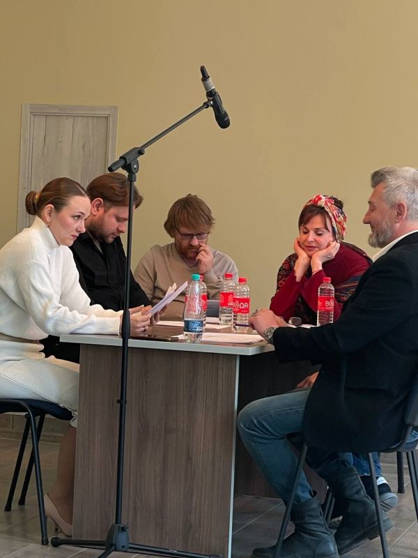 Жителям Скадовского округа представили пьесу Ивана Алифанова "Адюльтер Жителям Скадовского округа представили пьесу Ивана Алифанова "Адюльтер