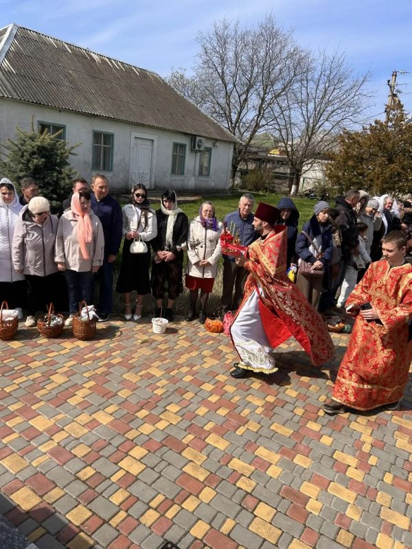 В Голопристанском муниципальном округе прошли праздничные пасхальные богослужения В Голопристанском муниципальном округе прошли праздничные пасхальные богослужения