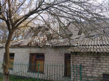 Владимир Сальдо:. Киевские власти нарушили Пасхальное перемирие Сегодня в 4 утра враг обстрелял здание сельской администрации в Старой Збурьевке и частный дом в Железном Порту Голопристанского округа