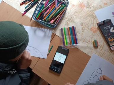 Ко всемирному Дню космонавтики Украинский СДК провел конкурс рисунков «На встречу к звездам»