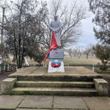 В Наталовке приводят в порядок мемориал воинской славы
