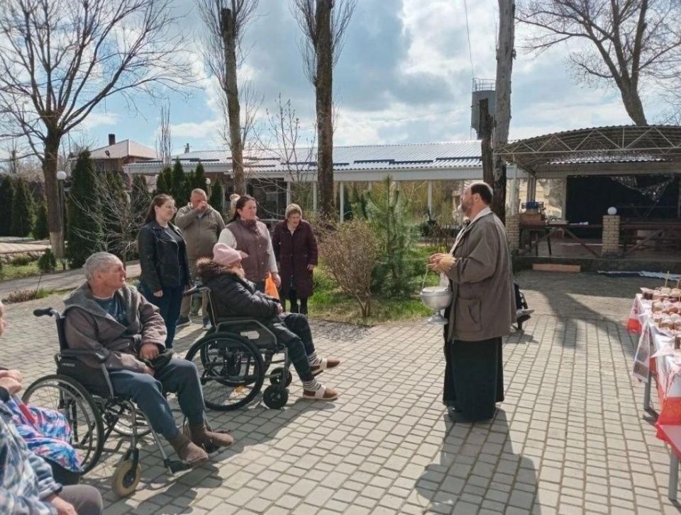 Священнослужитель поздравил подопечных с Воскресением Христовым Священнослужитель поздравил подопечных с Воскресением Христовым