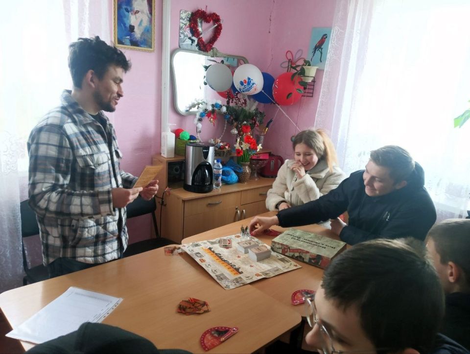 Ребята Костогрызовской школы приняли участие в настольной игры «Путь к свободе: Херсон»