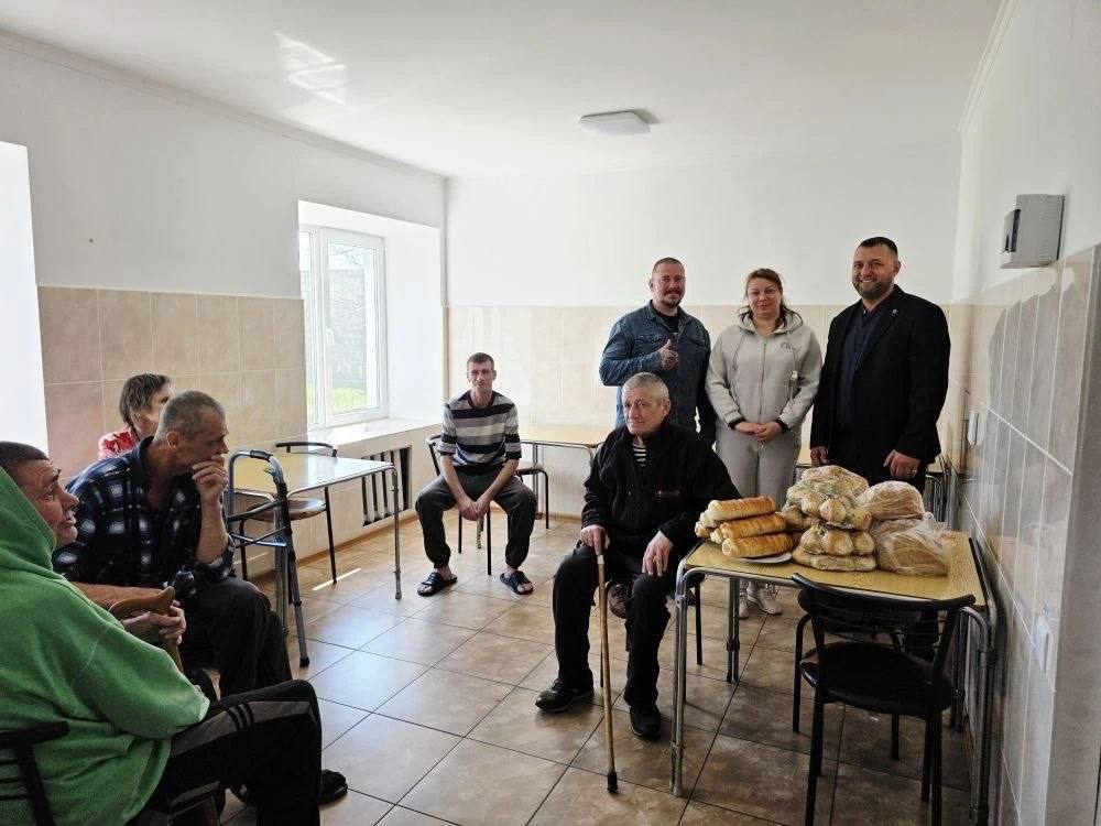 Сотни куличей, десятки адресов и одна простая мысль – поддержать Сотни куличей, десятки адресов и одна простая мысль – поддержать