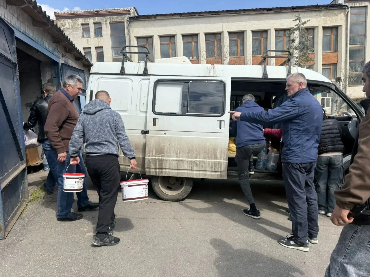 В Каланчак доставлена гуманитарная помощь из Краснодара В Каланчак доставлена гуманитарная помощь из Краснодара