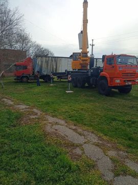 Бригада из Мордовии перешла к следующему этапу капремонта крыши Каланчакской ЦРБ