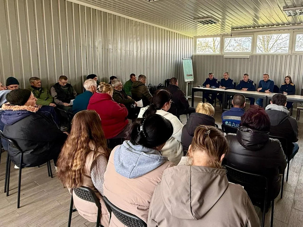 Руководитель СУ СК России по Херсонской области провел выездной прием граждан в Марьяновке Руководитель СУ СК России по Херсонской области провел выездной прием граждан в Марьяновке