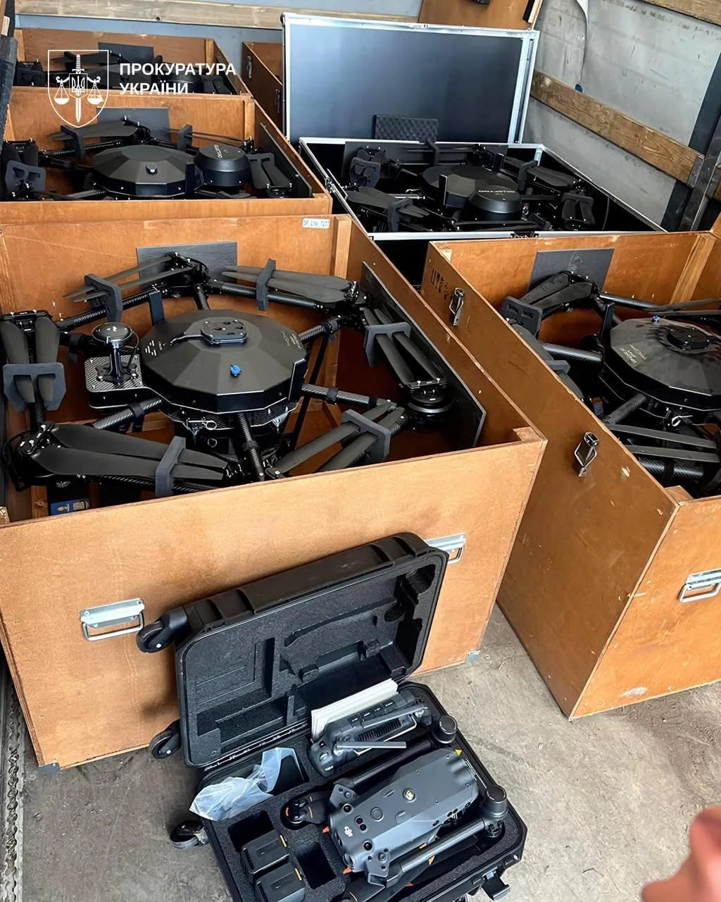 Комвзвода из 71 оаэмбр ВСУ продал 343 дрона на 15 миллионов — деньги ушли на квартиры, люксовые машины и побрякушки Комвзвода из 71 оаэмбр ВСУ продал 343 дрона на 15 миллионов — деньги ушли на квартиры, люксовые машины и побрякушки