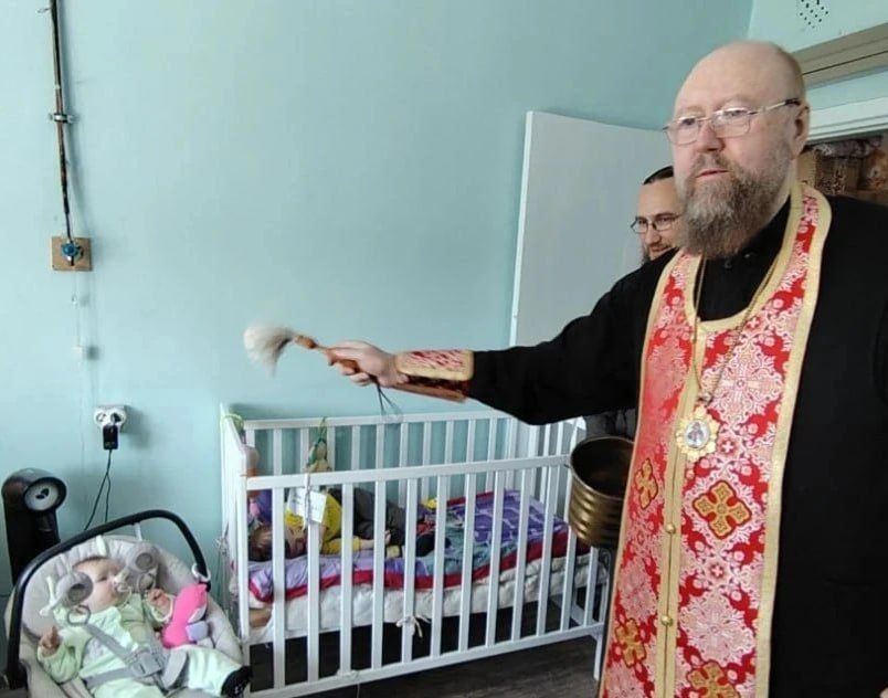 В Светлый Понедельник епископ Скадовский и Алешкинский посетил детское отделение Скадовской ЦРБ В Светлый Понедельник епископ Скадовский и Алешкинский посетил детское отделение Скадовской ЦРБ