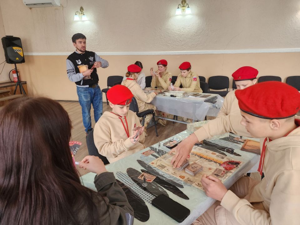 Юнармейцы отряда «Соколы» Каховского округа приняли участие в настольной игре «Путь к свободе: Херсон» Юнармейцы отряда «Соколы» Каховского округа приняли участие в настольной игре «Путь к свободе: Херсон»