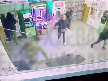 Одеса, мужика схапали прямо в магазине