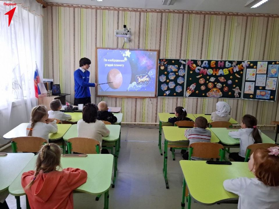 Первые Чаплинской школы № 2 провели урок для «Орлят России» в честь Дня космонавтики Первые Чаплинской школы № 2 провели урок для «Орлят России» в честь Дня космонавтики
