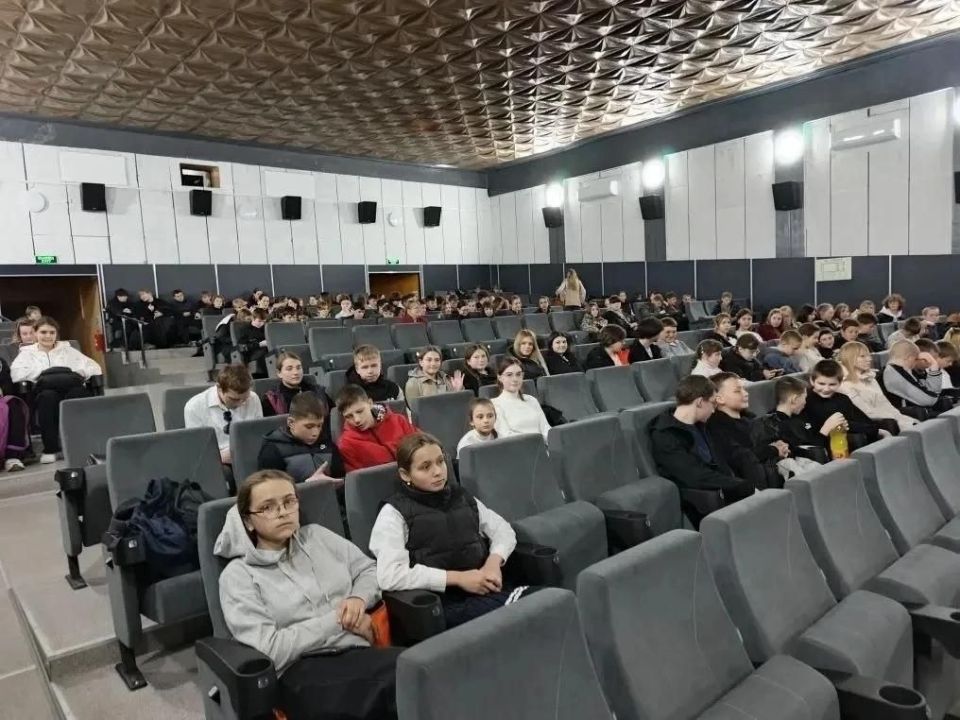 В День космонавтики «КиноСреда» объединила юных зрителей по всей Херсонской области В День космонавтики «КиноСреда» объединила юных зрителей по всей Херсонской области