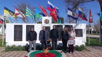 В селе Стрелковое почтили память героев в День освобождения Арабатской стрелки