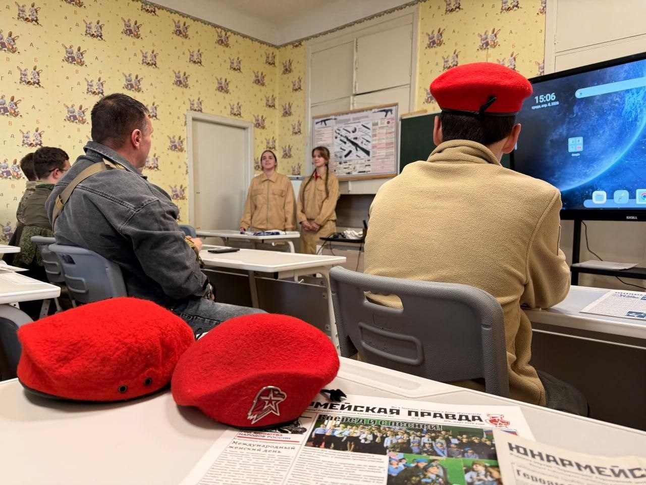 Юнкоры Херсонщины обменялись опытом с юнармейцами: вместе к новым медиавершинам Юнкоры Херсонщины обменялись опытом с юнармейцами: вместе к новым медиавершинам