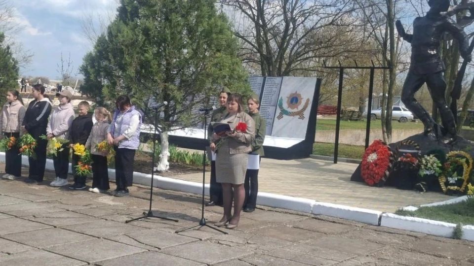 Память, которую храним: в Чонгаре почтили память героев Великой Отечественной войны Память, которую храним: в Чонгаре почтили память героев Великой Отечественной войны