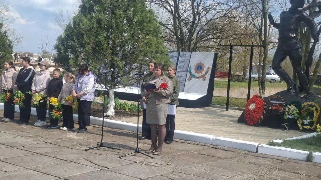 Память, которую храним: в Чонгаре почтили память героев Великой Отечественной войны Память, которую храним: в Чонгаре почтили память героев Великой Отечественной войны