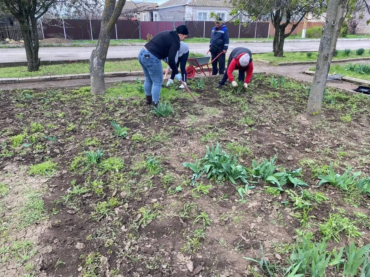 В селе Новокаменка прошел весенний субботник у мемориала воинской славы В селе Новокаменка прошел весенний субботник у мемориала воинской славы