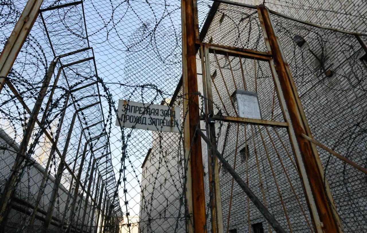 Южный окружной военный суд приговорил гражданина Украины Андрея Гулая к 12 годам лишения свободы за попытку подрыва поста ВС РФ в Херсонской области