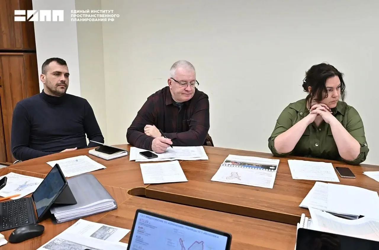 В Ивановке планируется восстановить пищевую промышленность и улучшить транспортную связность с Запорожьем В Ивановке планируется восстановить пищевую промышленность и улучшить транспортную связность с Запорожьем