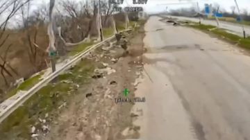 Пацаны из 70-й мотострелковой дивизии разносят петухов в Константиновке