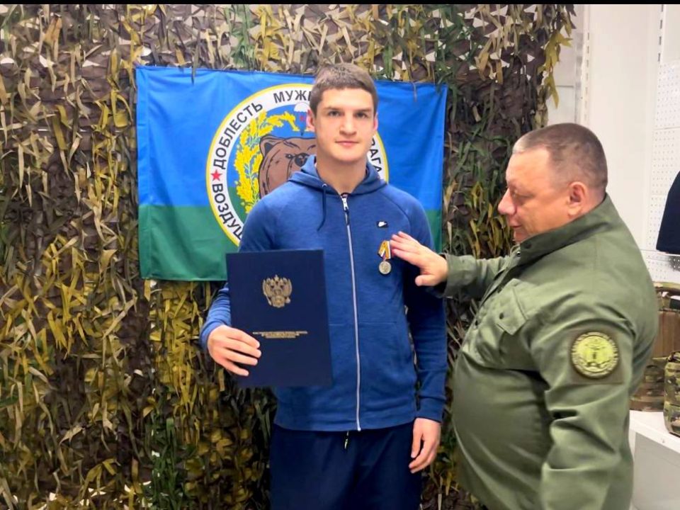 Сила духа за пределами ринга: как тренеры ХОФБ помогают приближать победу Сила духа за пределами ринга: как тренеры ХОФБ помогают приближать победу