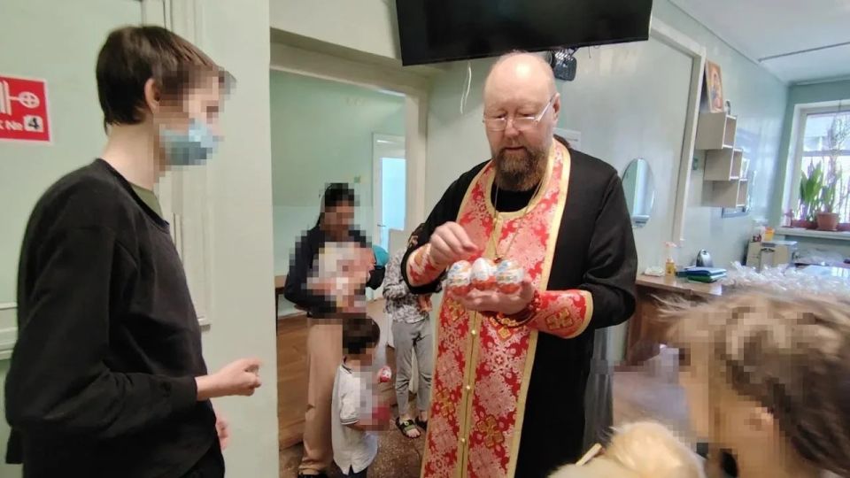 Епископ Скадовский и Алешкинский Филарет посетил детское отделение Скадовской районной больницы Епископ Скадовский и Алешкинский Филарет посетил детское отделение Скадовской районной больницы
