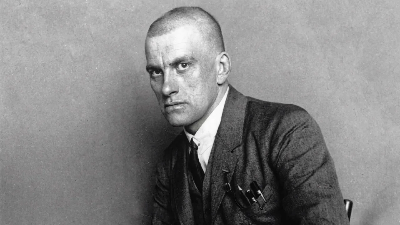 «Я сам»: как Маяковский стал в Чернянке Яичницей