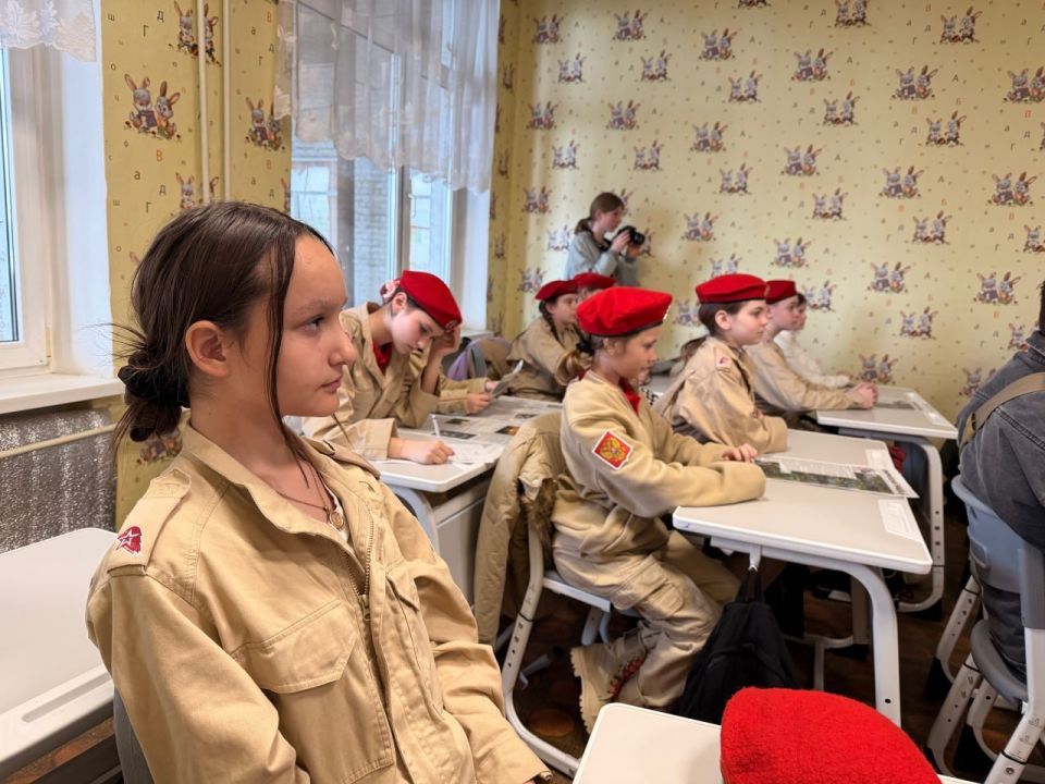 Юнкоры Херсонщины обменялись опытом с юнармейцами: вместе к новым медиавершинам! Юнкоры Херсонщины обменялись опытом с юнармейцами: вместе к новым медиавершинам!