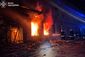 В Одесской области после прилётов БПЛА возникли пожары на территории портовой инфраструктуры