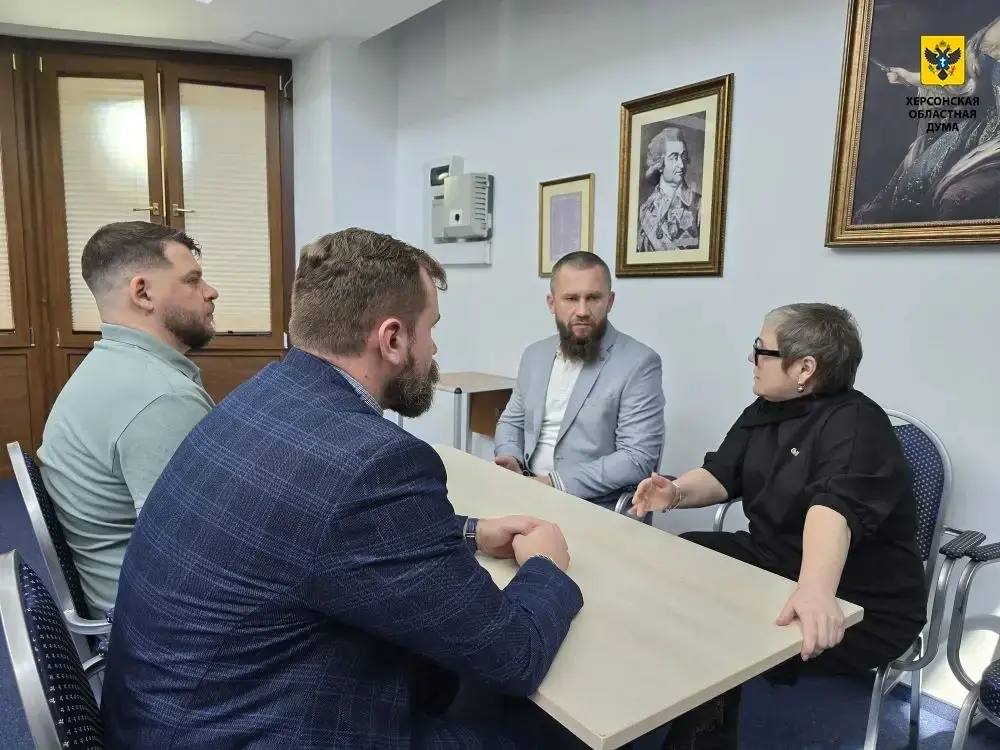 Татьяна Томилина встретилась с сотрудниками Думы — участниками СВО Татьяна Томилина встретилась с сотрудниками Думы — участниками СВО