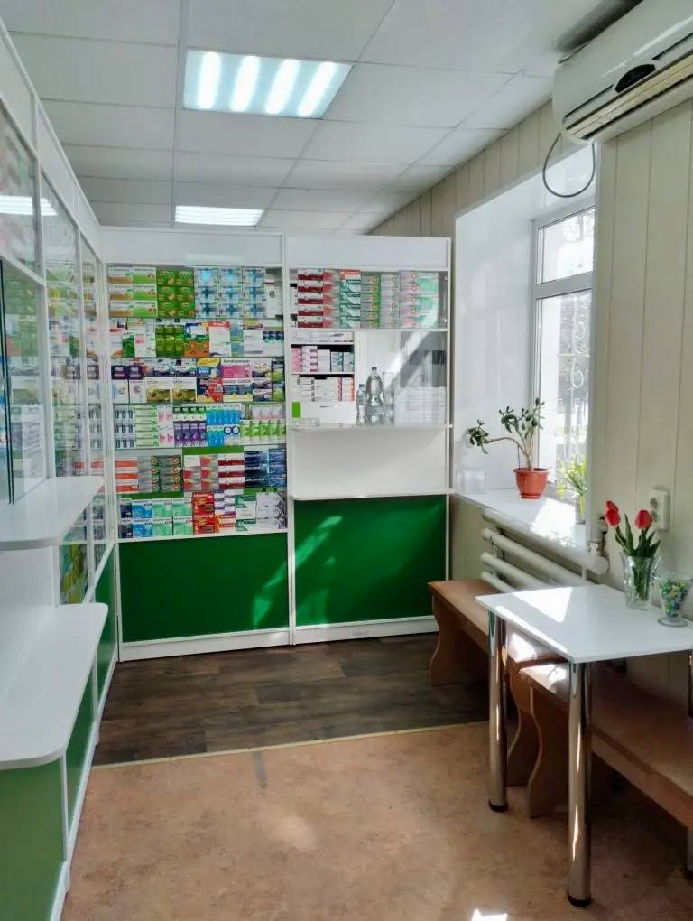 Аптеку в Нижних Серогозах оснастили новыми прилавками и витриной Аптеку в Нижних Серогозах оснастили новыми прилавками и витриной
