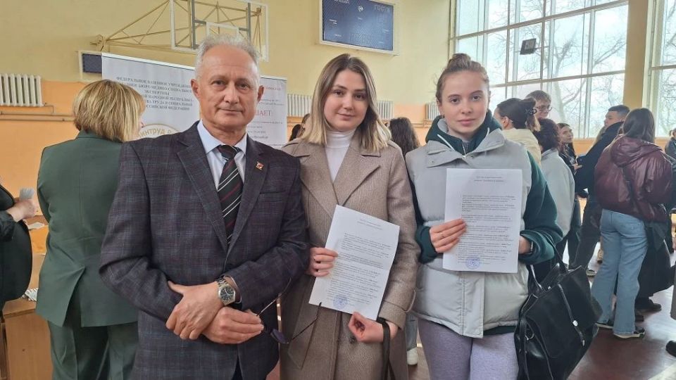 Кадровый потенциал Херсонщины: выпускники Луганского медуниверситета найдут работу в районных больницах области Кадровый потенциал Херсонщины: выпускники Луганского медуниверситета найдут работу в районных больницах области