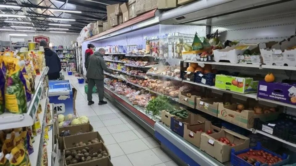 Генераторы и упорство: херсонский ритейл игнорирует блэкаут Генераторы и упорство: херсонский ритейл игнорирует блэкаут
