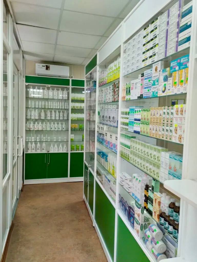 Аптеку в Нижних Серогозах оснастили новыми прилавками и витриной Аптеку в Нижних Серогозах оснастили новыми прилавками и витриной