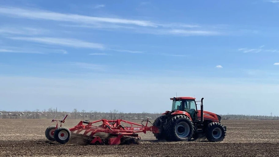 Аграрии Каховского округа засеяли более 22 тыс