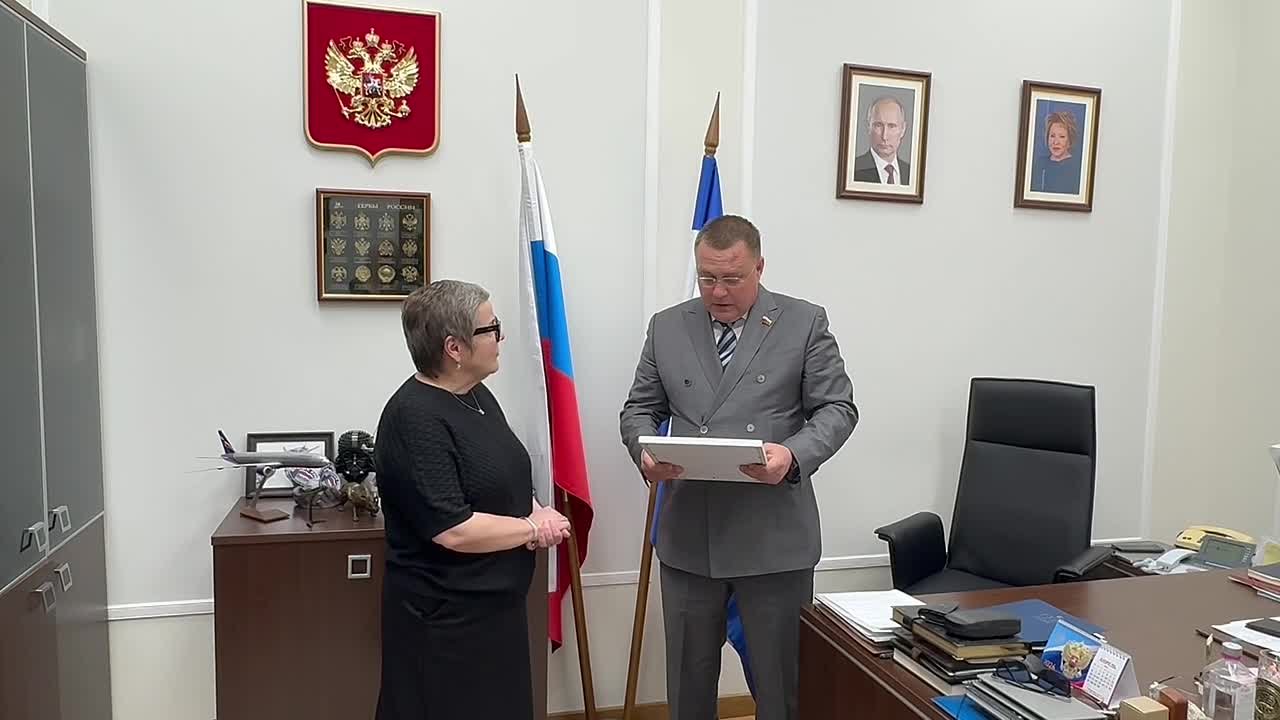 Игорь Кастюкевич: В Совете Федерации исполнил почетную и приятную миссию: от лица и по поручению Председателя Совета Федерации Валентины Ивановны Матвиенко вручил высокую награду Председателю Херсонской областной Думы...