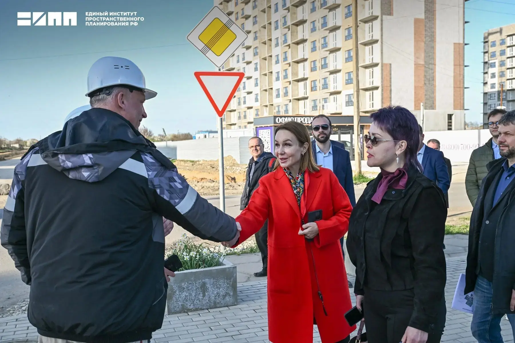 В Геническе осмотрели ход реализации разработанных Единым институтом проектов планировки территории В Геническе осмотрели ход реализации разработанных Единым институтом проектов планировки территории