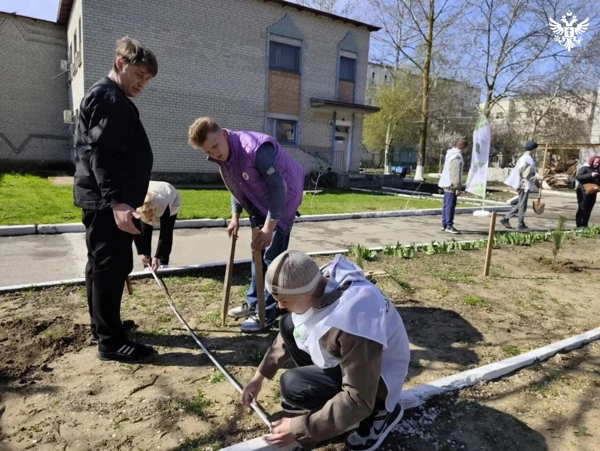 В Херсонской области сотрудники и воспитанники детского дома-интерната присоединились к акции «Сад памяти» В Херсонской области сотрудники и воспитанники детского дома-интерната присоединились к акции «Сад памяти»