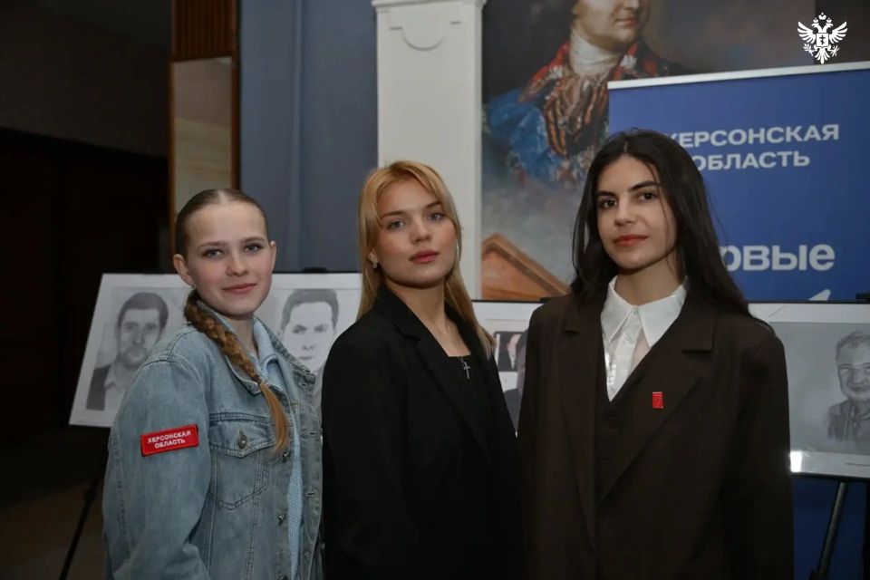 В Херсонской области открылась передвижная выставка юных художников «Герои освобожденной Херсонщины» В Херсонской области открылась передвижная выставка юных художников «Герои освобожденной Херсонщины»