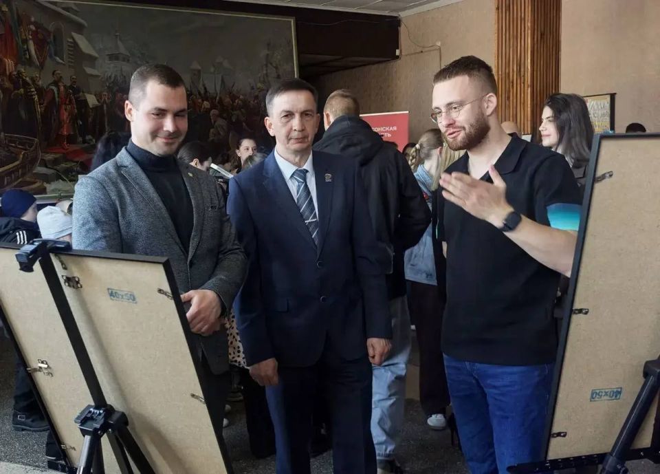Герои среди нас: в кинотеатре «Россия» открылась уникальная выставка Герои среди нас: в кинотеатре «Россия» открылась уникальная выставка