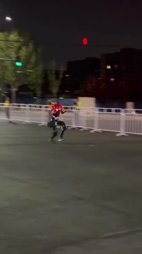 � ������ 19 ������ ������� ����������� �������� ������ ������: 12 ����� ������� � 300 ������� ����� ������������� �� ����� ������