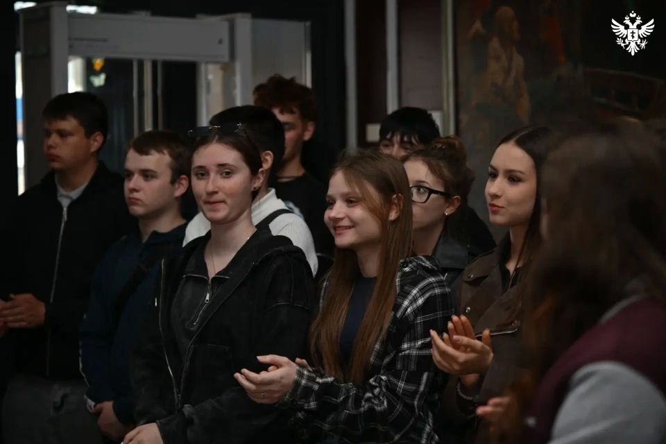 В Херсонской области открылась передвижная выставка юных художников «Герои освобожденной Херсонщины» В Херсонской области открылась передвижная выставка юных художников «Герои освобожденной Херсонщины»