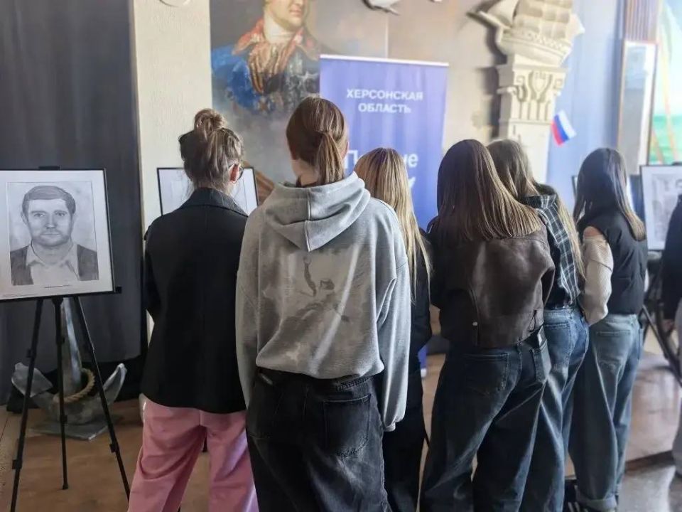 Герои среди нас: в кинотеатре «Россия» открылась уникальная выставка Герои среди нас: в кинотеатре «Россия» открылась уникальная выставка