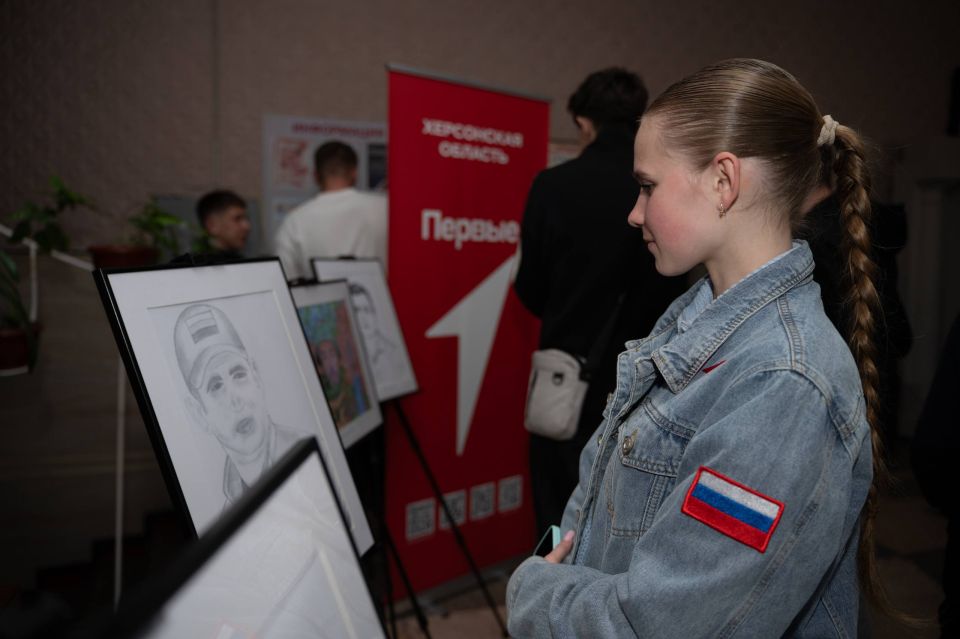 Открыли выставку «Герои освобожденной Херсонщины» Открыли выставку «Герои освобожденной Херсонщины»