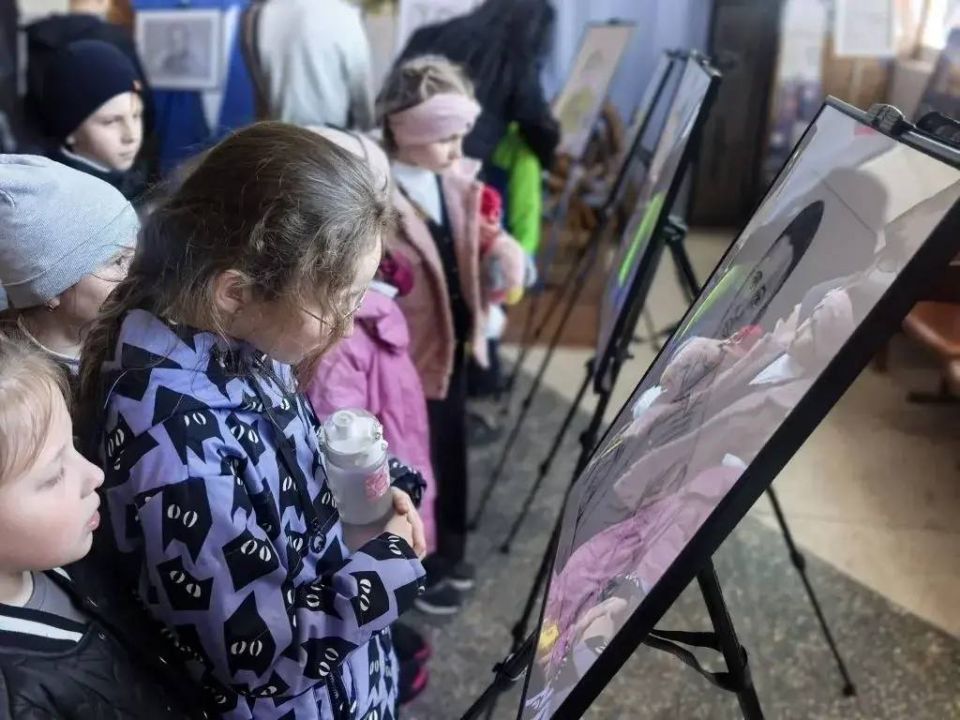 Герои среди нас: в кинотеатре «Россия» открылась уникальная выставка Герои среди нас: в кинотеатре «Россия» открылась уникальная выставка