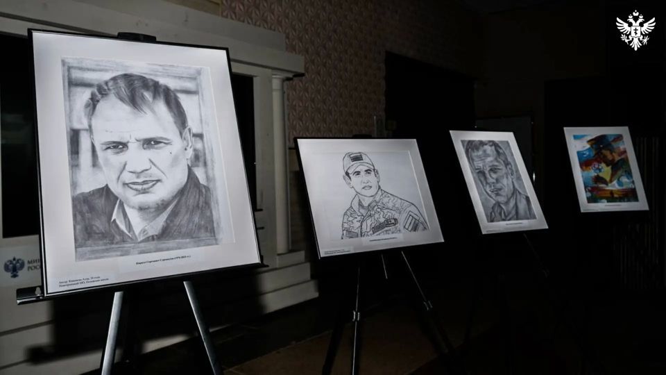 В Херсонской области открылась передвижная выставка юных художников «Герои освобожденной Херсонщины» В Херсонской области открылась передвижная выставка юных художников «Герои освобожденной Херсонщины»