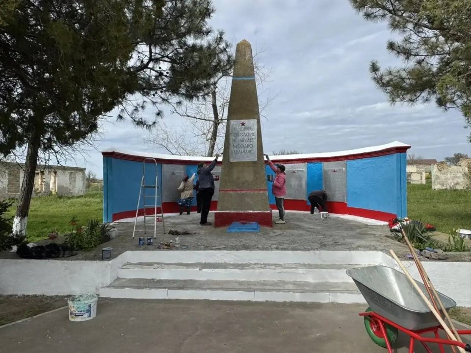 Забота о памяти: сельский Клуб села Ивановка привел в порядок Обелиск "Погибшим воинам-односельчанам" Забота о памяти: сельский Клуб села Ивановка привел в порядок Обелиск "Погибшим воинам-односельчанам"