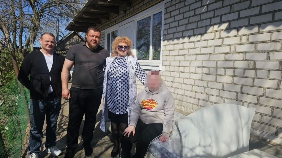 Кабардино-Балкария передала кровати и тумбочки семьям в трудной жизненной ситуации из Скадовского округа Кабардино-Балкария передала кровати и тумбочки семьям в трудной жизненной ситуации из Скадовского округа