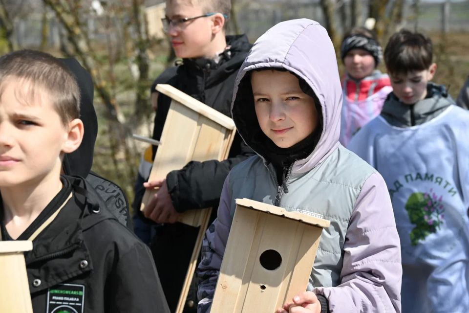 К Международному дню птиц в Ивановском муниципальном округе установили 20 скворечников К Международному дню птиц в Ивановском муниципальном округе установили 20 скворечников